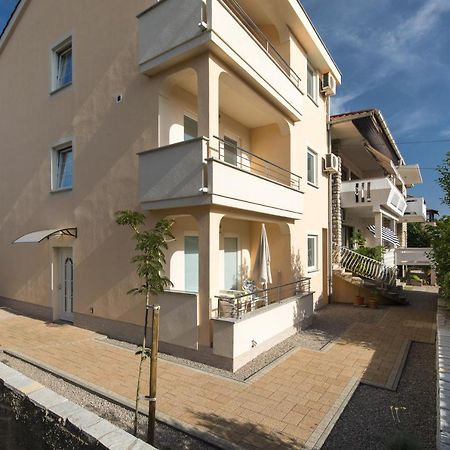 Apartments Mirjana * Central Location And Close To Beach ปูนัต ภายนอก รูปภาพ