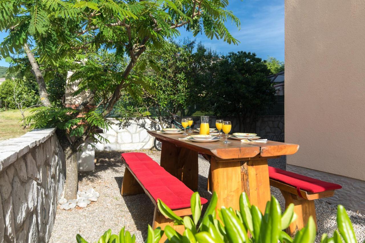 Apartments Mirjana * Central Location And Close To Beach ปูนัต ภายนอก รูปภาพ