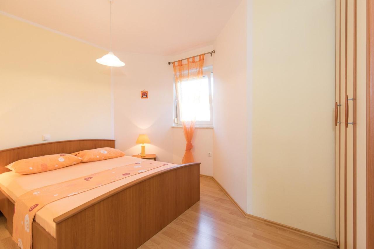Apartments Mirjana * Central Location And Close To Beach ปูนัต ภายนอก รูปภาพ