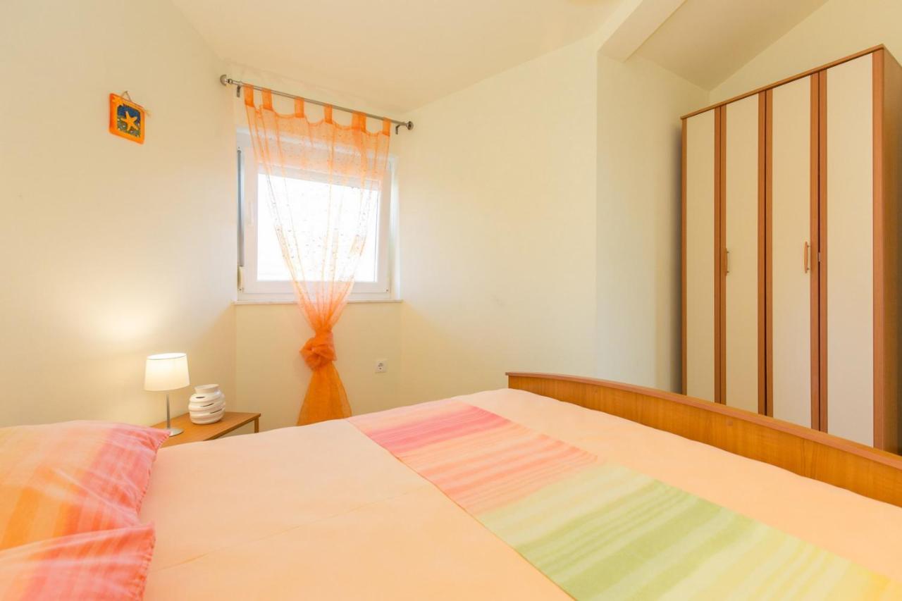 Apartments Mirjana * Central Location And Close To Beach ปูนัต ภายนอก รูปภาพ