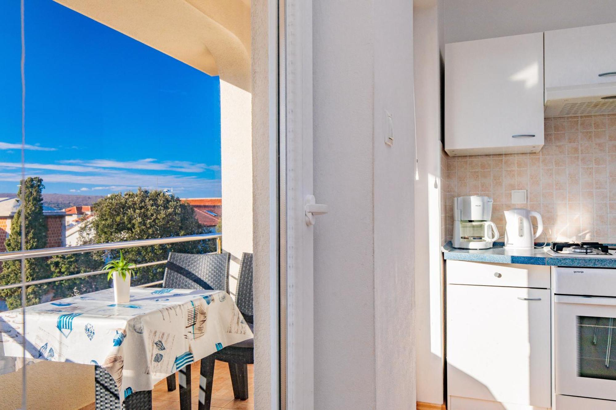 Apartments Mirjana * Central Location And Close To Beach ปูนัต ภายนอก รูปภาพ